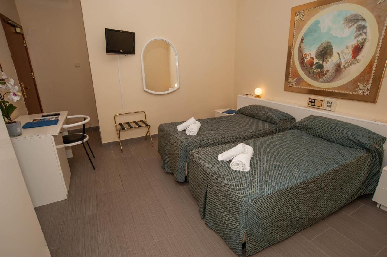 Hotel Posta Dependance Chianciano Terme Eksteriør bilde